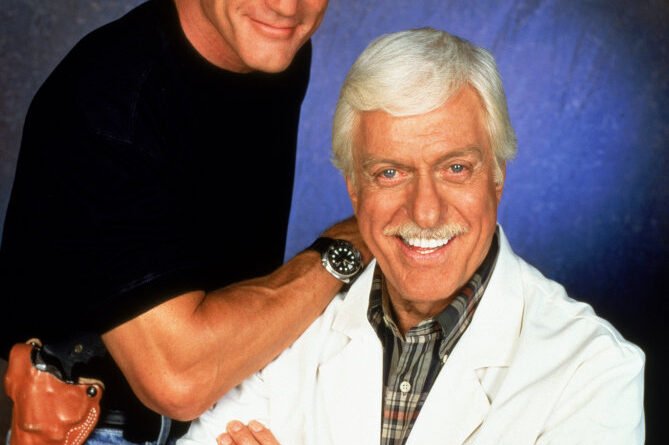 Diagnosis Murder, Dick Van Dyke