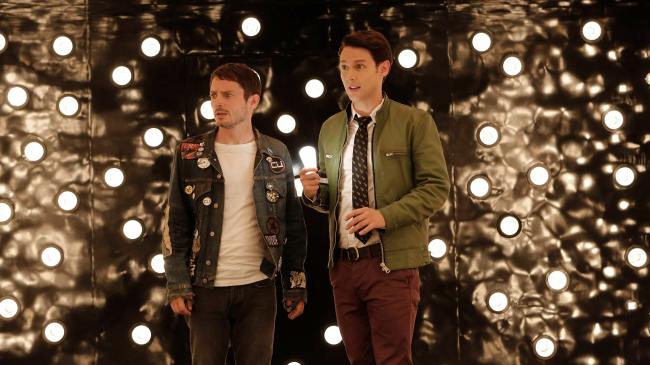 Dirk Gently, Elijah Wood, Samuel Barnett
